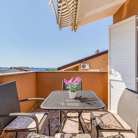 Apartmani Pocrnic Pakoštane Εξωτερικό φωτογραφία