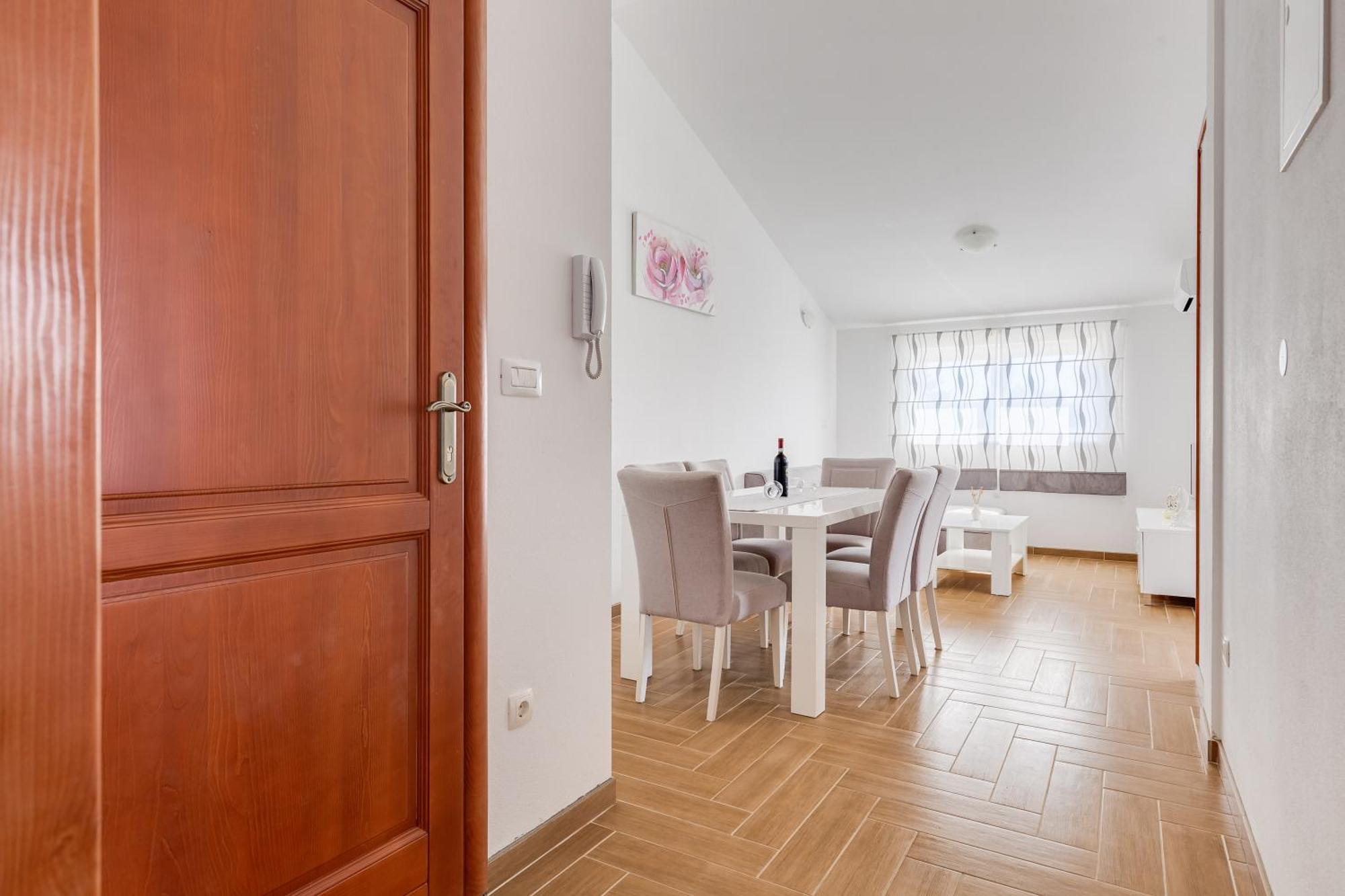 Apartmani Pocrnic Pakoštane Εξωτερικό φωτογραφία