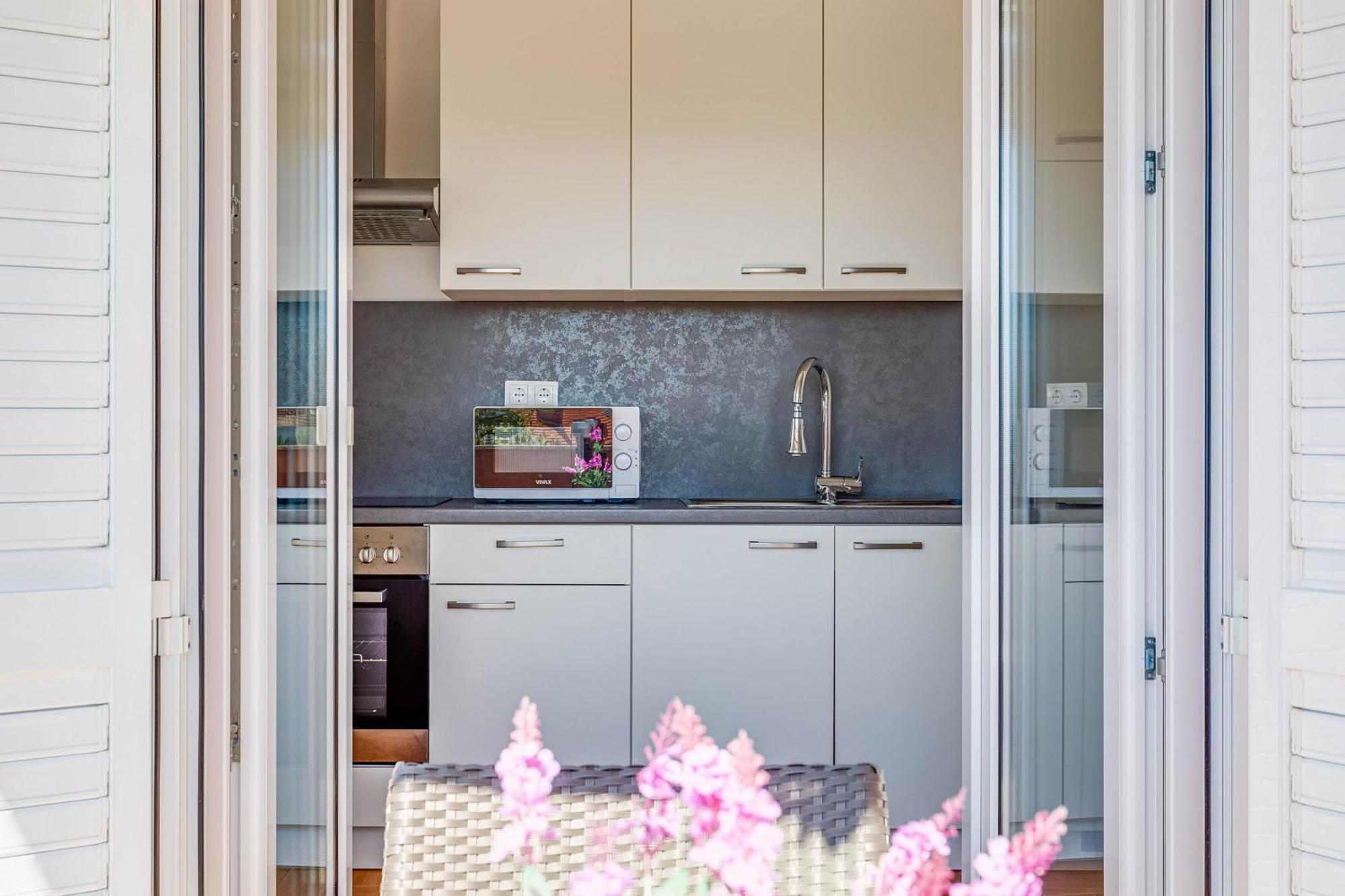 Apartmani Pocrnic Pakoštane Εξωτερικό φωτογραφία