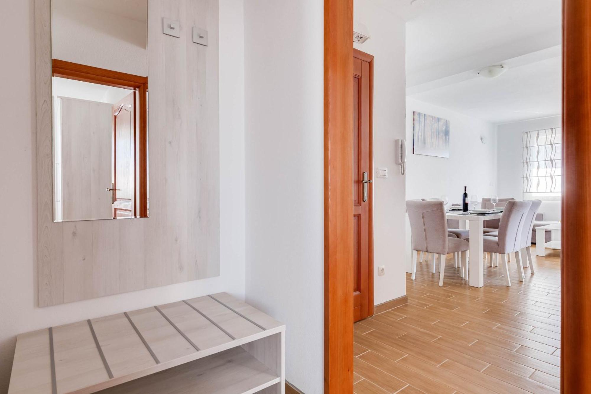 Apartmani Pocrnic Pakoštane Εξωτερικό φωτογραφία