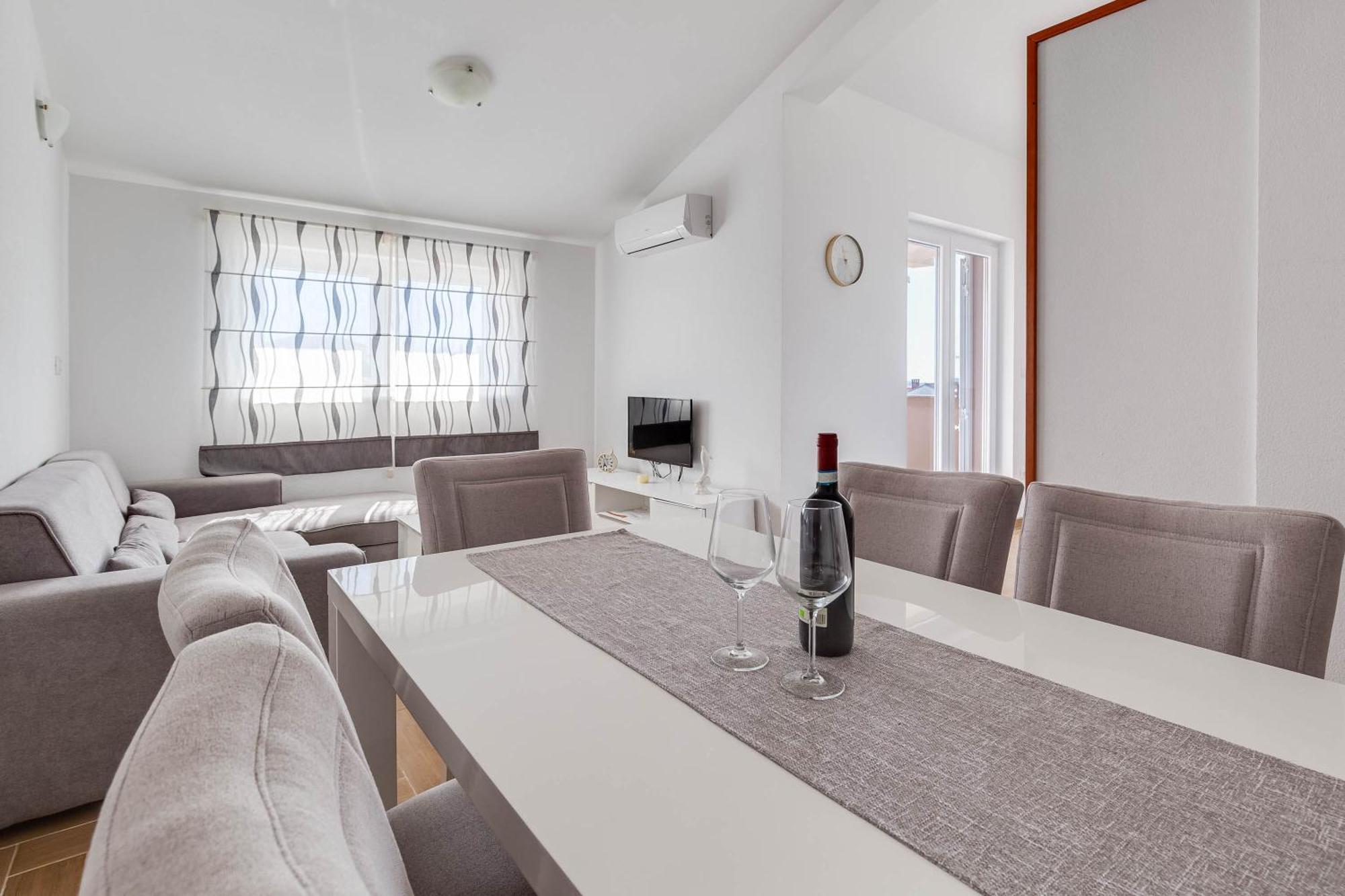 Apartmani Pocrnic Pakoštane Εξωτερικό φωτογραφία