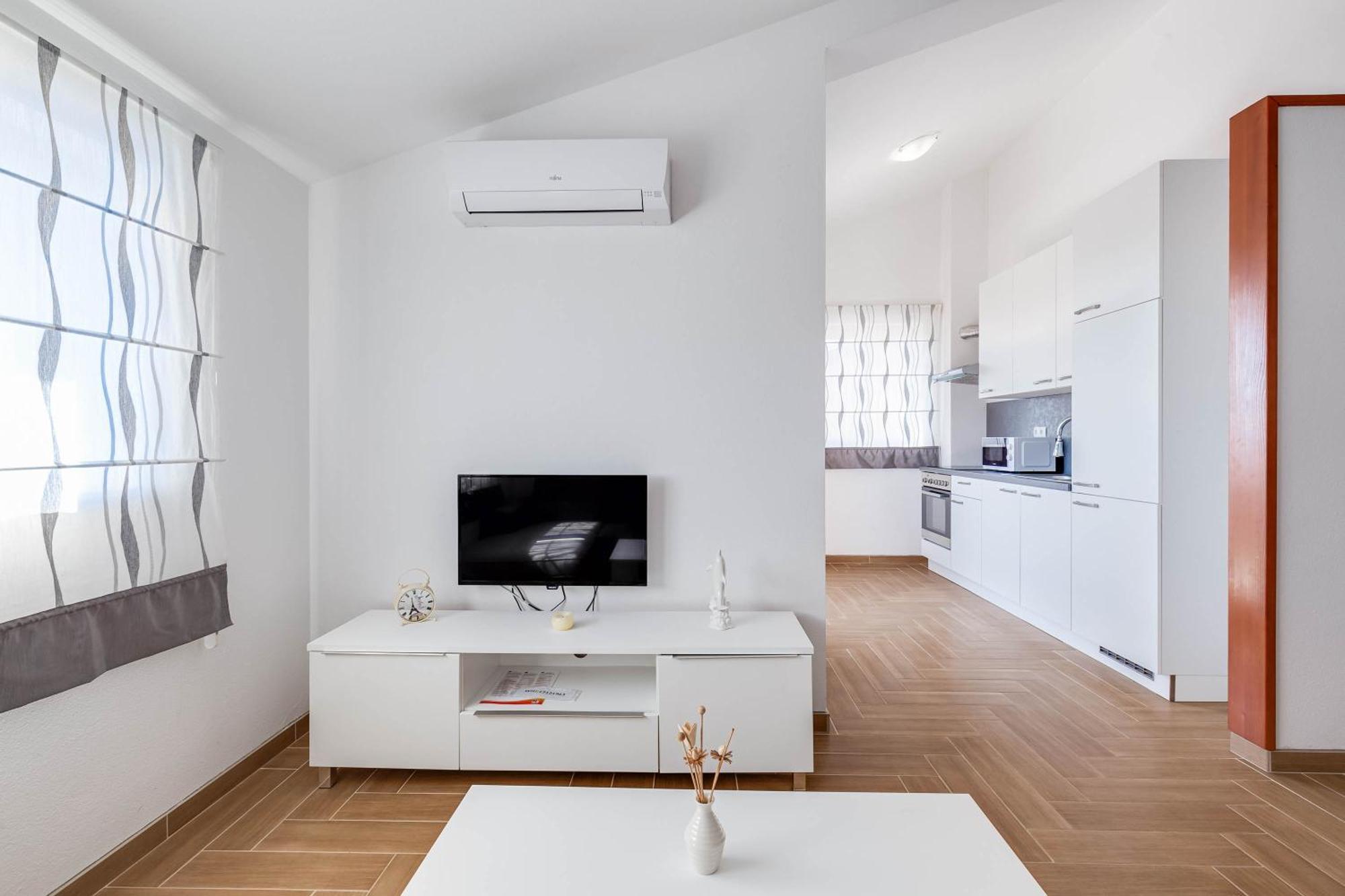 Apartmani Pocrnic Pakoštane Εξωτερικό φωτογραφία