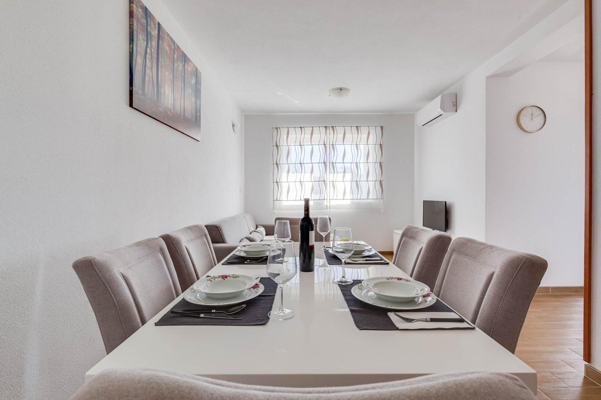 Apartmani Pocrnic Pakoštane Εξωτερικό φωτογραφία