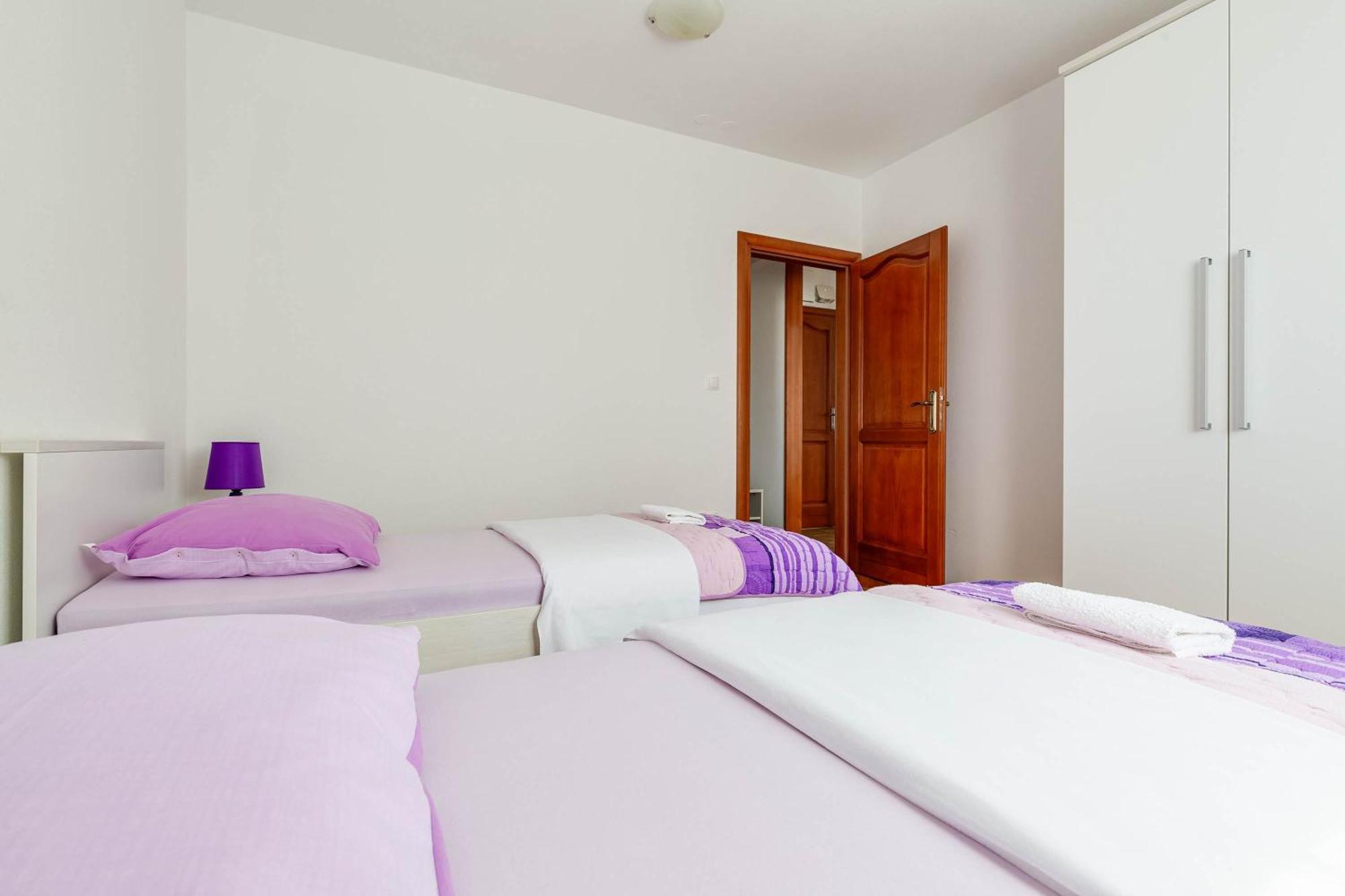 Apartmani Pocrnic Pakoštane Εξωτερικό φωτογραφία