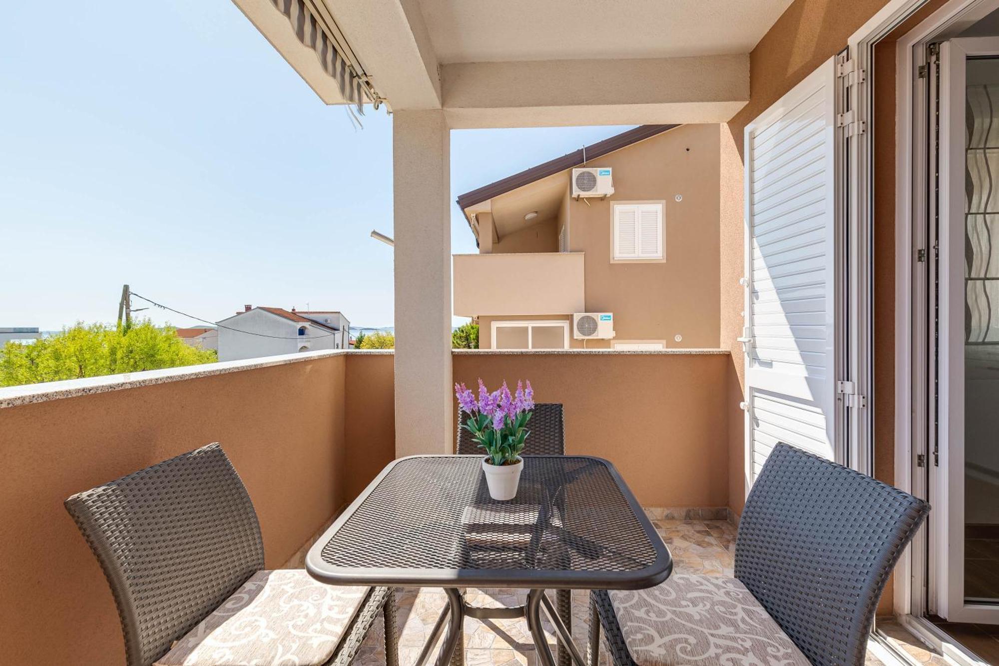 Apartmani Pocrnic Pakoštane Εξωτερικό φωτογραφία